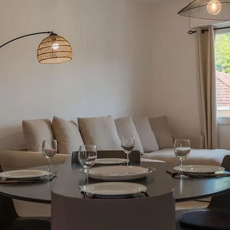 2p Neuf Au Coeur De St Jean Cap Ferrat + Parking !